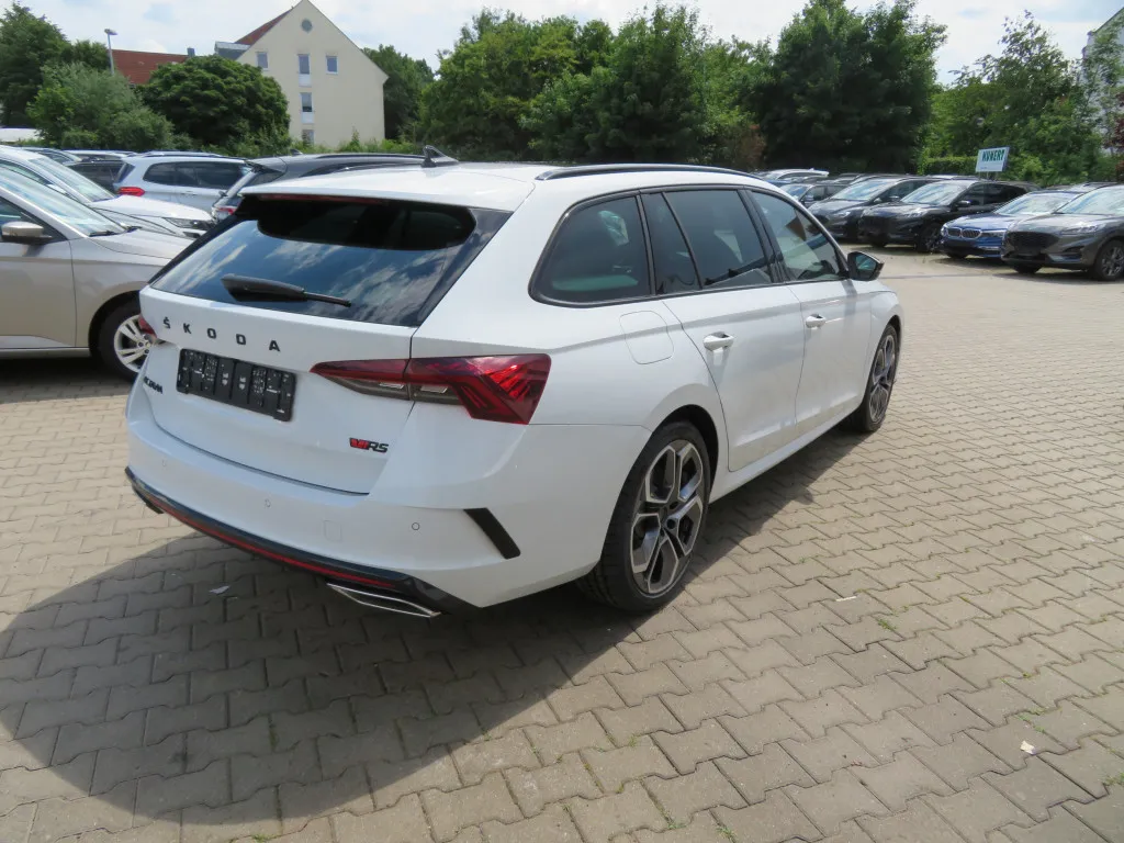 Skoda Octavia COMBI 2.0 TSI DSG RS NEUES MODELL*PANO* Image 4