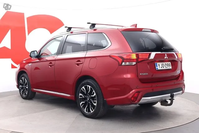 Mitsubishi Outlander Intense+ 4WD 5P - / 1-OMISTJA / TÄYDE M Image 3