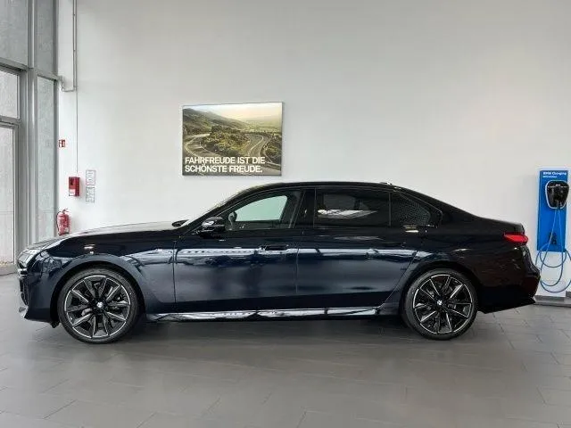 BMW i7 Image 3