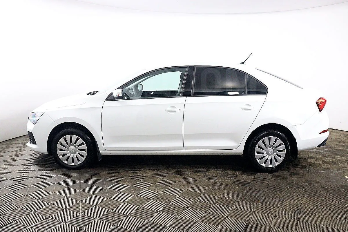 Skoda Rapid Image 8